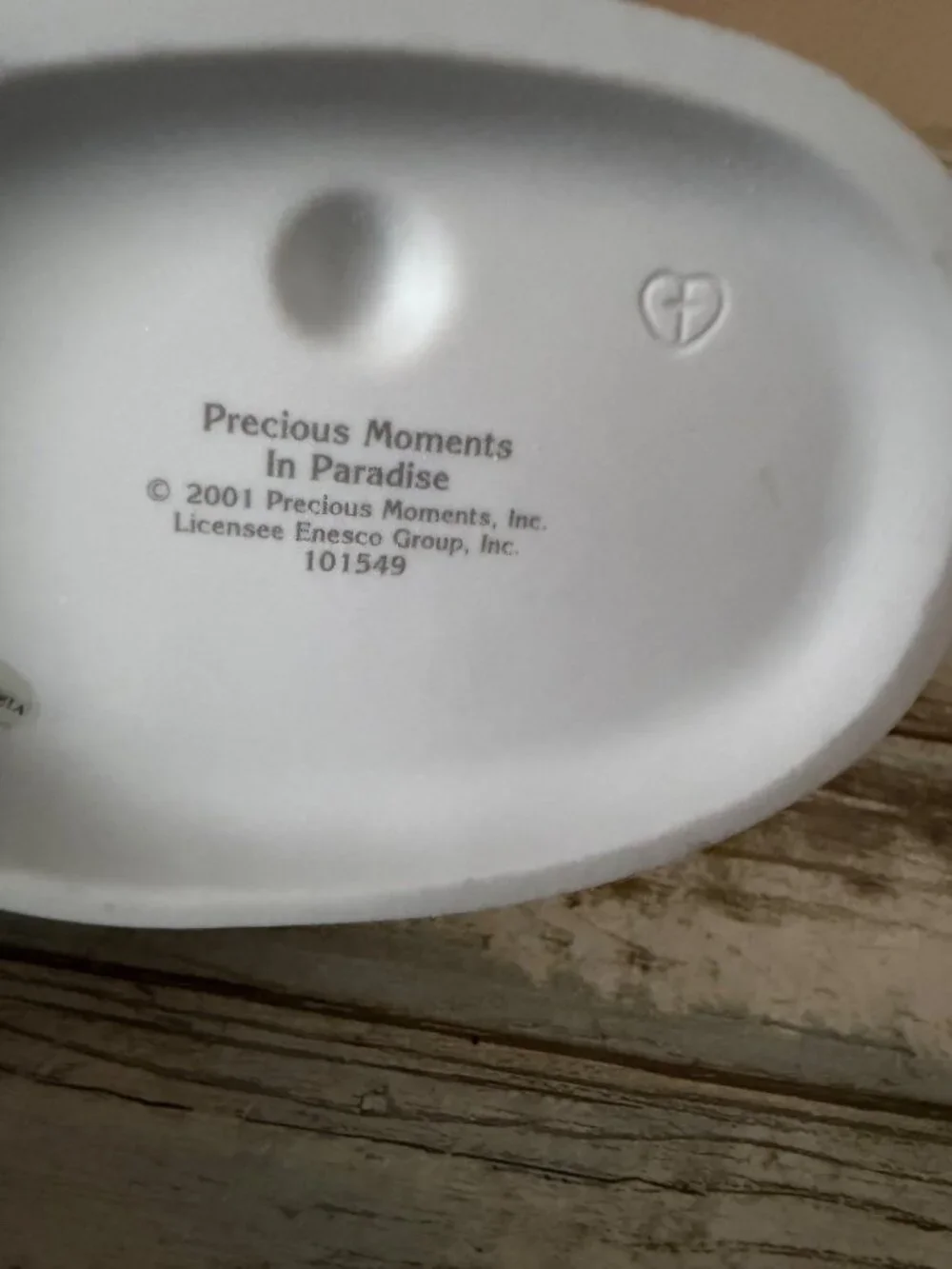 Precious Moments 2001 In Paradise 101549 + Aloha Bear Ornament 101550 Set